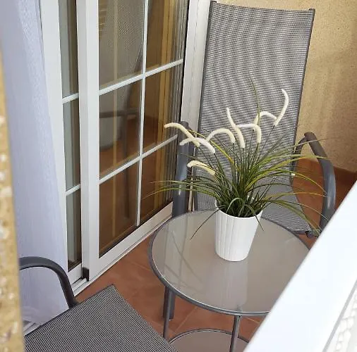 Toronjil Apartment *